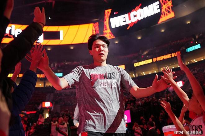 论段冉点赞其护框和抓机会能力！AG真人网杨瀚森2分2帽引讨(图2)